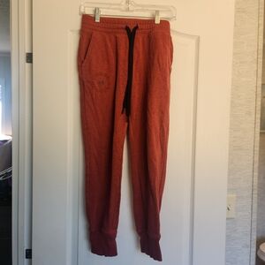 Under Armour Womens Red Jogger Pants Size S Euc